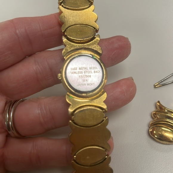 Anne Klein Gold Tone heavy Watch with Extra Links / vintage - Picture 4 of 8